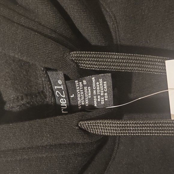 Oversized Black Crop Sweatshirt - Picture 3 of 3